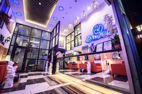 48 Metro Hotel - Image 2