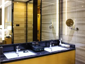 Golden Phoenix International Hotel - Image 5