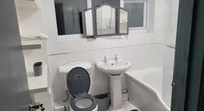 Sleek 2 bedroom flat-sleeps up to 5 guest - Image 3