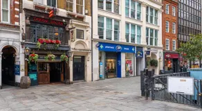 1 Bed Studio Apartment opposite Liverpool Street station - Image 4