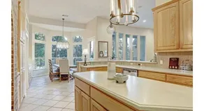 Luxury Lake House w/ Heated Pool & Multiple Spas - Image 4