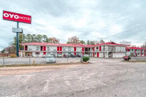 OYO Hotel Fayetteville S Eastern Blvd - Image 3