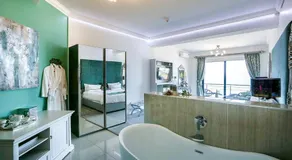 Misty Waves Boutique Hotel - Image 2