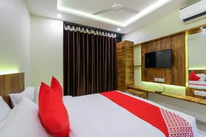 OYO 64029 Hotel Phoenix - Image 2