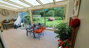 2 chambres privées dans un jardin d'hiver, garage voiture, vélos, motos - Image 3