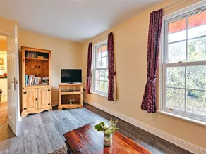 bedroom cottage in Dorrington, No Deposit - Image 2