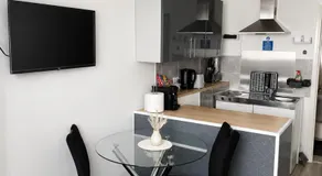 Crescent Loft Apartment - 1 Bedroom - Image 5