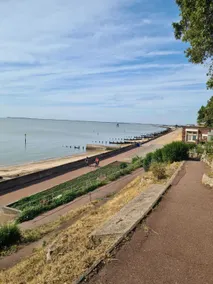 Alices’s Beachside Haven - Image 5