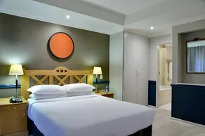 Courtyard Hotel Rosebank - Image 4