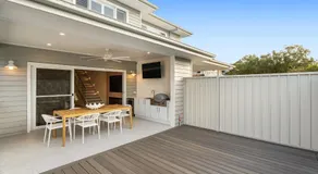Dog friendly Paradise, 1-2B Bagnall Ave - water views, air con, Wi-Fi - Image 3