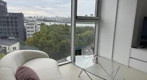 Hoya1 house-Hongdae, Hapjeong Station 1 minute, Luxury hotel style, Panorama Han River View 6 people, 2Room, 3Q bed - Image 3