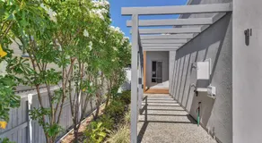 Chic Family Friendly 4BR Retreat Near Redcliffe - Image 5