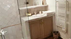 La Bastide du Capelier - Gîte pour 4 personnes avec baignoire balnéothérapie - Image 2