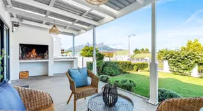 Winelands Getaway - Image 3