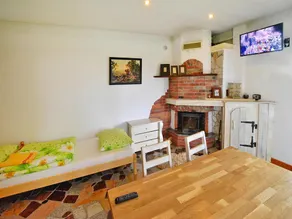 Large holiday home with a beautiful garden - Image 2