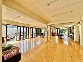 Naka Place House - Image 2