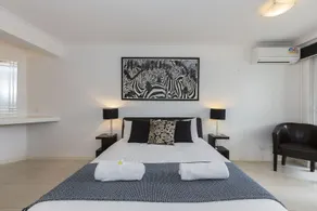 Cottesloe Cove Beach Apartment - Image 5