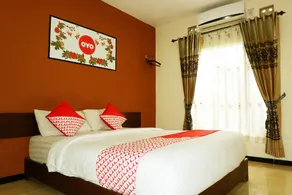 Tya Family Guest House Syariah - Image 3