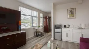 One Bedroom Apartment with Luxurious Furnitures - Image 3
