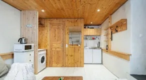 City Statement Basement Studio - Image 3