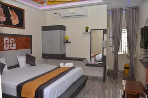 Hotel Panchavarnaa - Image 2