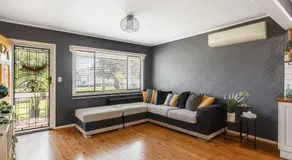 Stylish Cottage Near Hospital Precinct! - Image 3