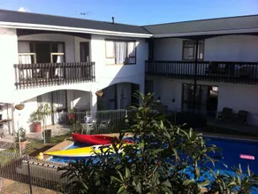 Hawks Inn Motel - Image 4