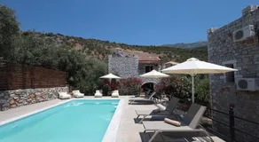 CASA DI MANI KOTRONI Vacation 2 bedroom Maisonette with shared pool - Image 3