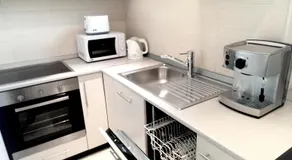 Apartment 18 - Image 5
