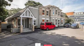 Beachside Retreat l Sun Terrace l Hot Tub l Free Parking l Seaside Escapes Short Lets & Serviced Accommodation - Image 5