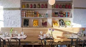 Cozy Sunlit Studio with Kitchenette - Image 2