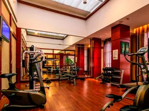 Ramada Plaza Zhijiang Hotel - Image 4