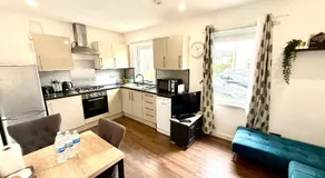 South Gyle House - SuperFast WiFi and Free Parking - 7 minutes from Edinburgh Airport - Image 4