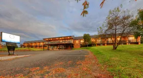 Blue Jacket Motel - Image 4