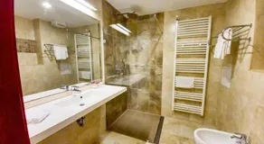 Veronika Hotel - Image 2