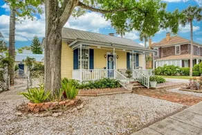 Little Yellow Cottage on Water Street - Image 4