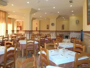 Hotel L'Escala - Image 4