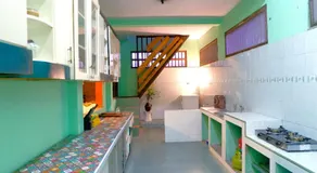 Sleepy Raccoon Hostel - Image 5