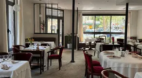 Hotel Paris Vesinet -ex Auberge des 3 Marches - Image 3