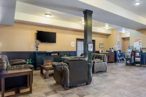 Comfort Inn & Suites - Image 4