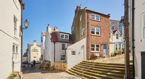 Host & Stay - Sea Haven - Image 2