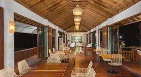Giriwood Hotel & Villa - Image 2