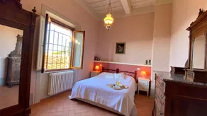 A path of relaxation and history between vineyards and olive trees - Image 2
