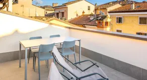 Blumen Apartment - Image 5