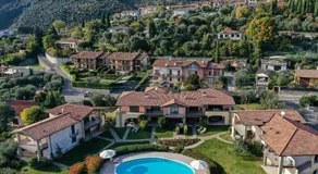 Felicity: mit Seeblick und Pool - Image 2