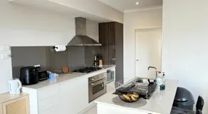 Shared House in Melbourne - Image 4