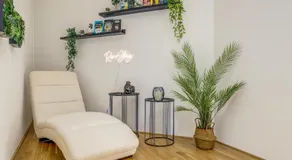 Exklusive 3-Zimmer Luxus-Maisonette mit 2 Parkplätzen l Family Friendly l Netflix l Zentrale Lage l 100qm2 l Nähe Frankfurt Flughafen, Wiesbaden und Mainz - Image 4