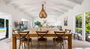 Toru - Private King Studio in Shared Guesthouse - Image 4