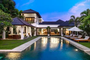 Amazing 3BR with infinity pool - Image 2