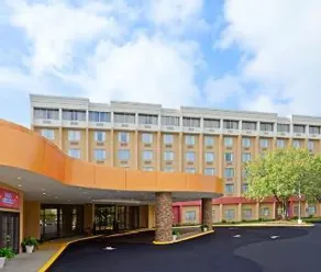Crowne Plaza Monroe South Brunswick - Image 5